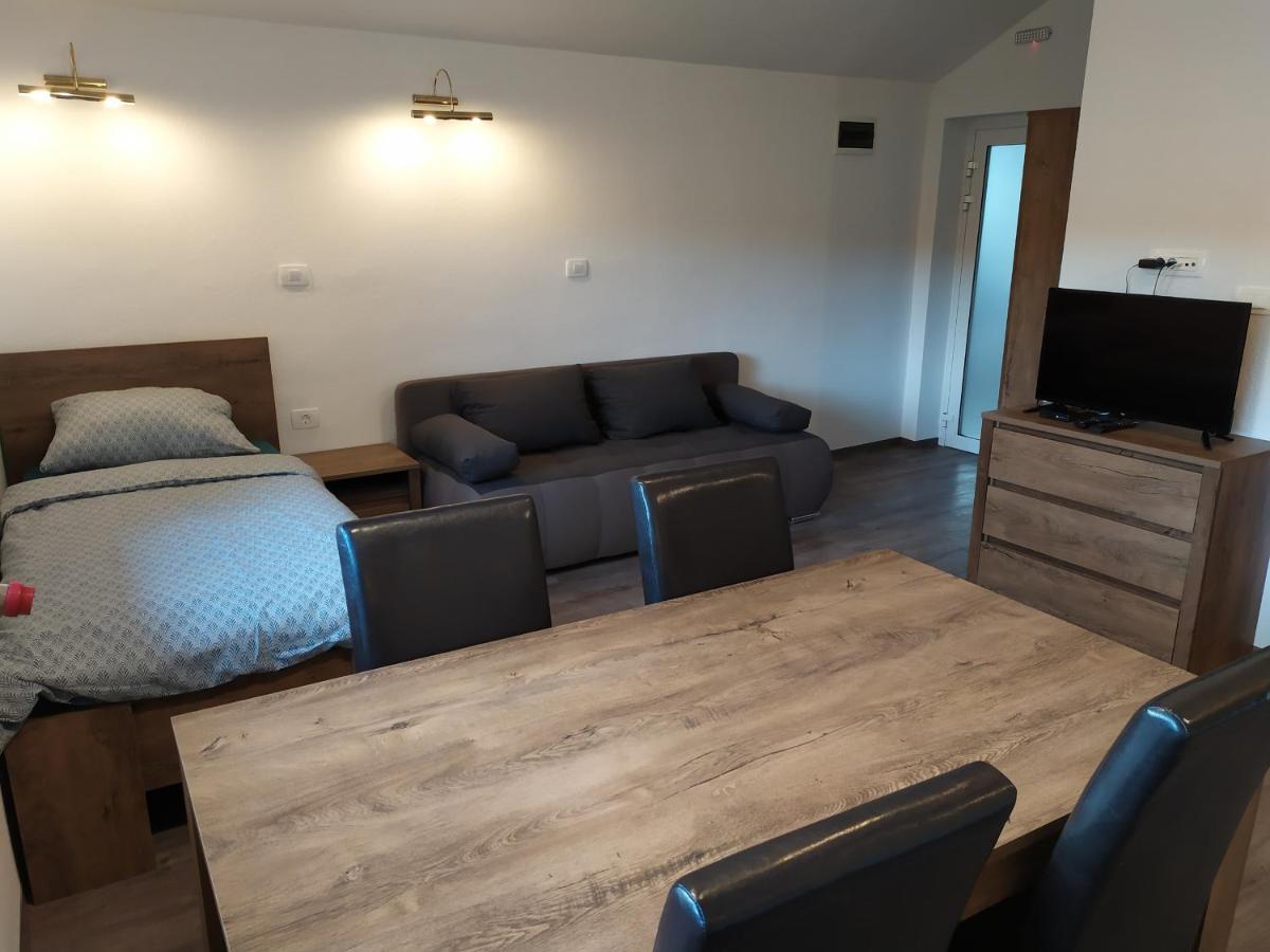 Gostilna Ulcar Hotel Ig Buitenkant foto