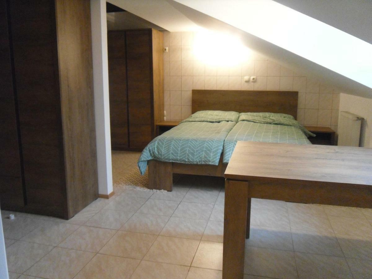Gostilna Ulcar Hotel Ig Buitenkant foto