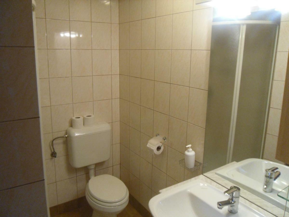 Gostilna Ulcar Hotel Ig Buitenkant foto
